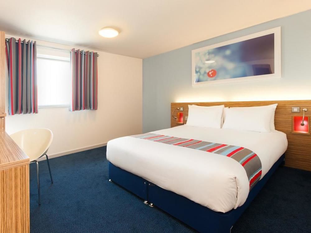 Travelodge Gatwick Airport Central image 1
